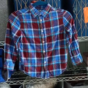 Boys  long sleeve button down top size s/ch (6-7)
